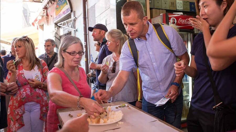 Catania Street Food Tour - City market seltz at Chiosco Costa