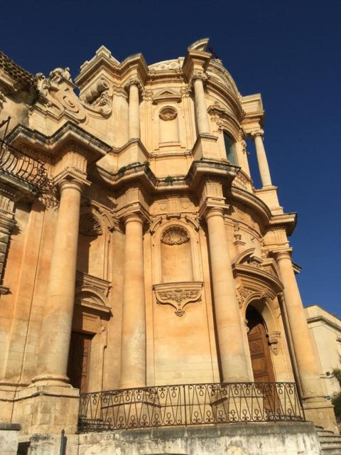 Catania: Syracuse, Ortigia, and Noto Tour with Brunch - Ortigia on foot: Temple of Apollo views and the white cathedral
