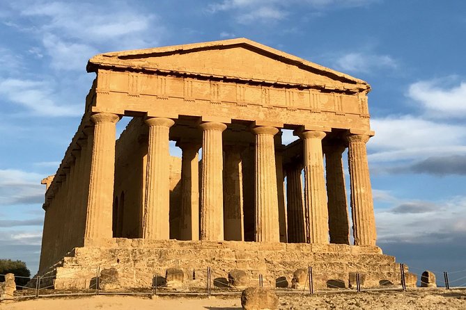 Catania TREASURES OF THE EAST 4 Days Private Minitour with Guide Driver - Day 1: Syracuse’s Ortigia, then Noto’s Baroque and Ragusa nights