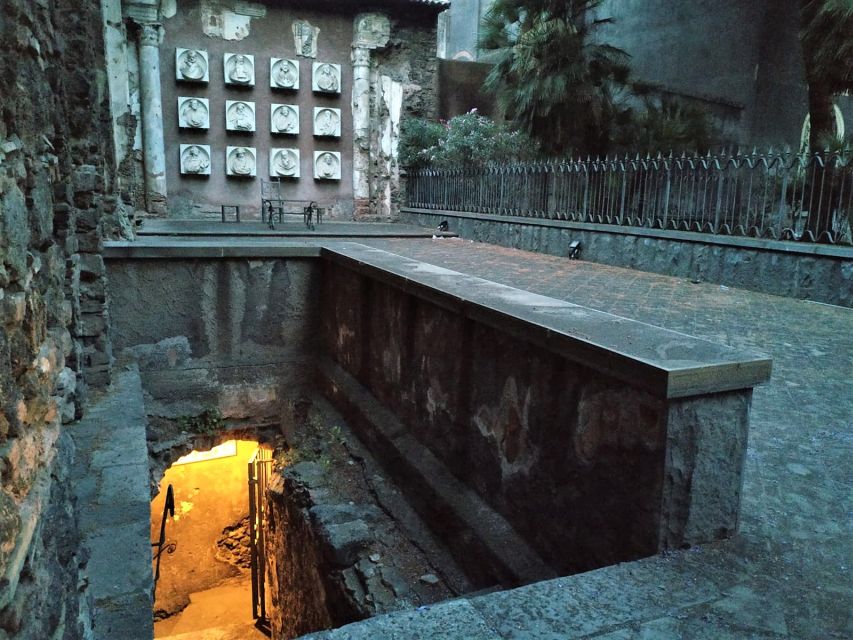 Catania: Underground and Street Food Walking Tour - Group size, guide delivery, and why it matters for 2.5 hours