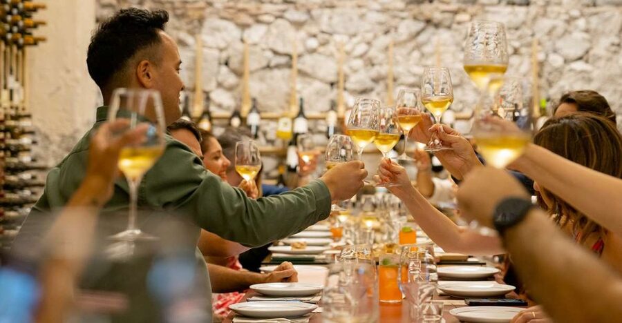 Catania: Volcanic Wine Tasting in a Metropolitan Market - Quick hits before you go