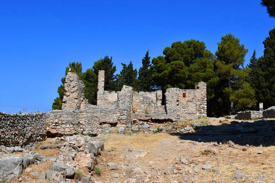 Cefalú: La Rocca Archaeological Park Guided Hiking Tour - Cefalù’s Rocca Park: why this hike feels different