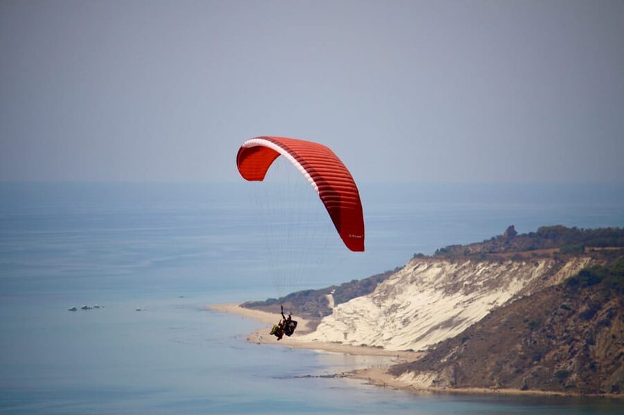 Cefalù: tandem paragliding flight and insta360 video - The real payoff: smooth operations plus a true aerial viewpoint