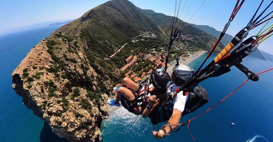 Cefalù: tandem paragliding flight and insta360 video - What it’s like in the air over Cefalù
