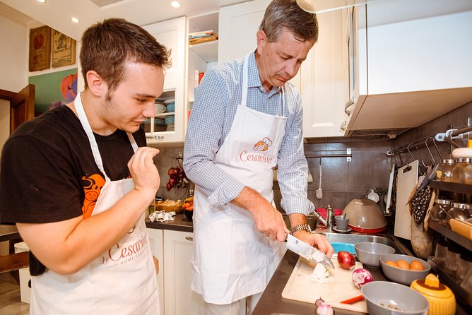 Cesarine: Home Cooking Class & Meal with a Local in Catania - Why a Catania Home Cooking Class Beats a Cookbook
