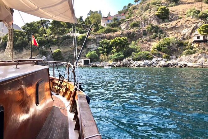 Classic Boat Tour in Palermo - Addaura Wave: passing the rocky coast and cave lookouts