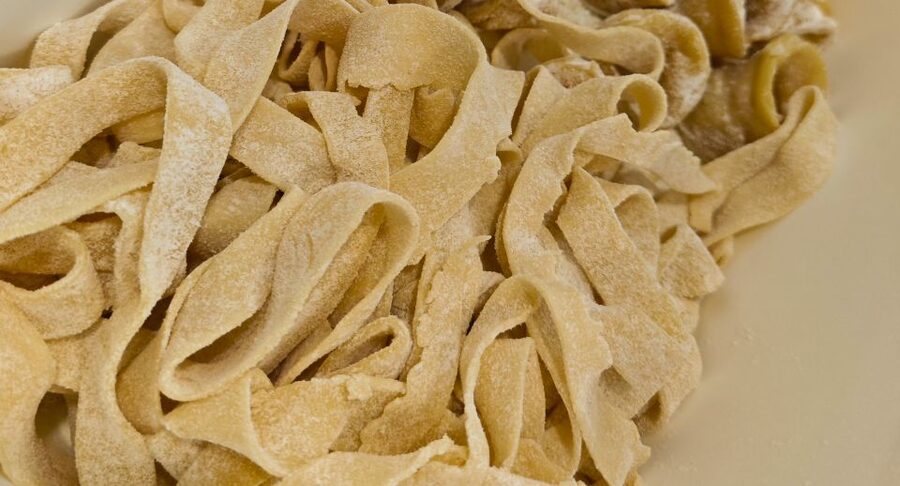 Cooking class fresh pasta - Two doughs, three pasta shapes: tagliatelle, stuffed pasta, maltagliati