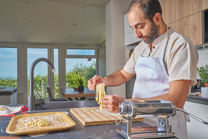 Cooking class in a villa with Palermo view - A villa kitchen with real Palermo views