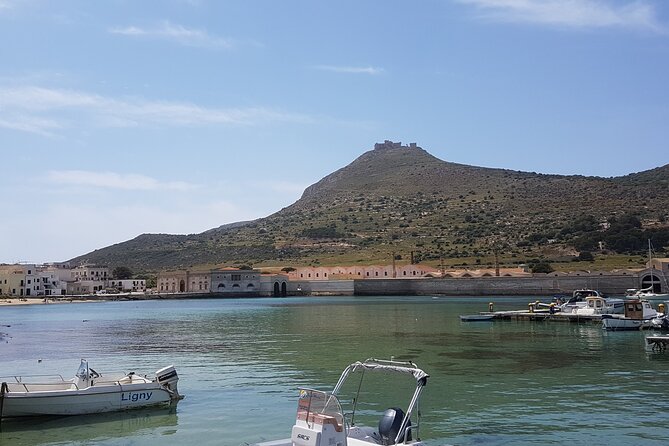 Cruise Favignana - Levanzo - Favignana stop: the best chunk of time on the water