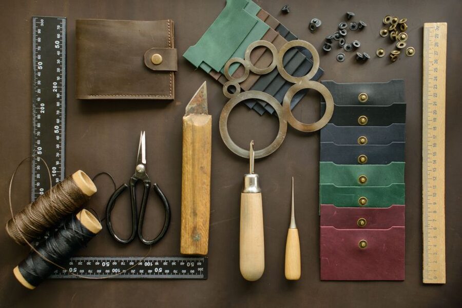 Design and Craft with Leather in Palermo - Traditional Tools and Step-by-Step Coaching (And Yes, You Can Keep Up)