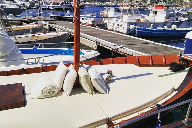 Discovering Lipari by boat (Private tour) - EX Cave Pomice: the natural pool moment