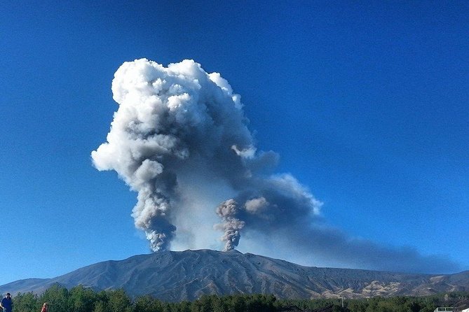 Easy North Etna Hike - Views to the sea, and why the morning timing helps