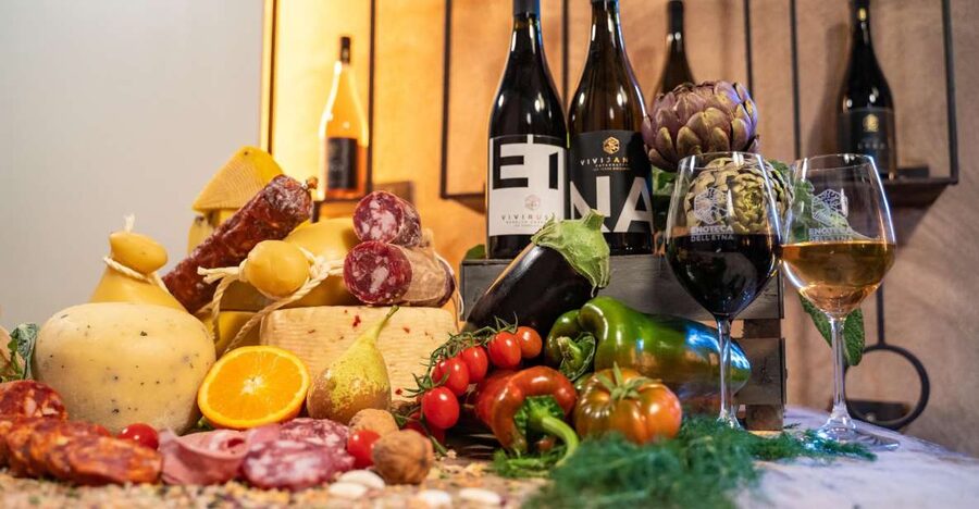 Enoteca dell'Etna: Iemu Spizzicannu Tasting - Iemu Spizzicannu starts with EVO Nocellara dellEtna and Myetna flavored oils