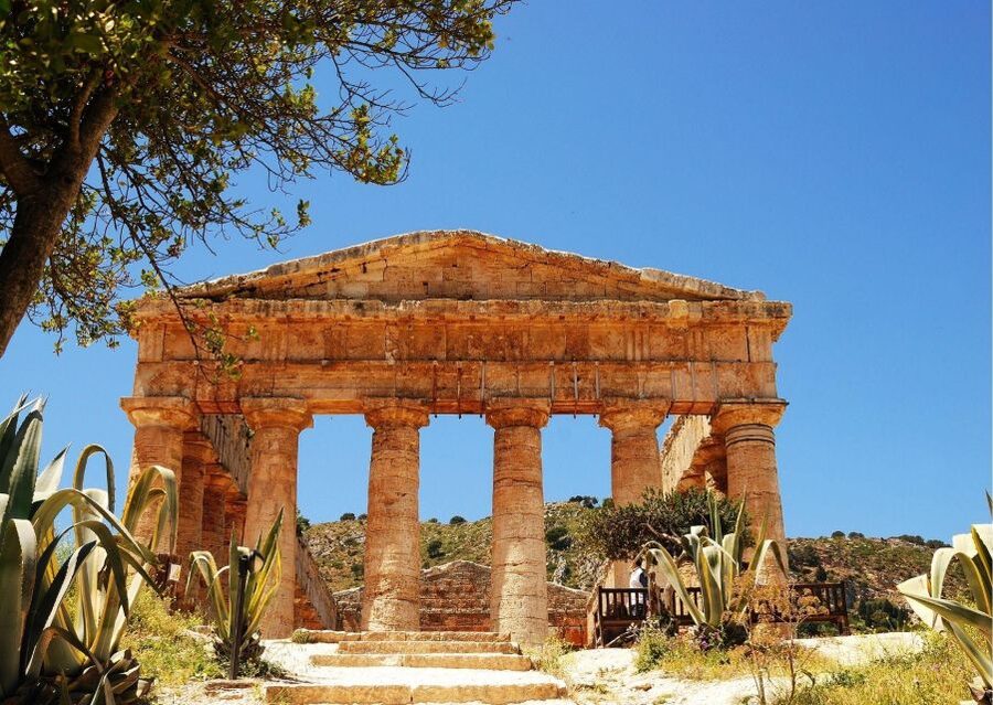 Erice and Segesta Multi-Language Tour from Palermo - Starting in Palermo: the meeting point that actually works
