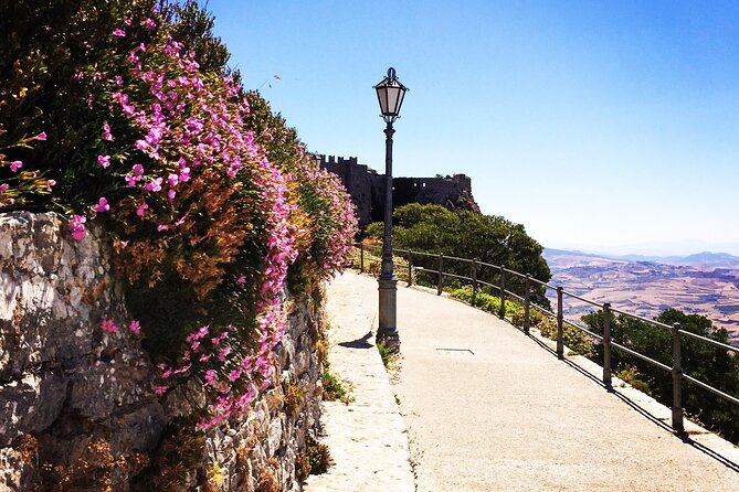 Erice walking-tour, the ancient village and local products (all incl) - Workshop time: pottery and historic Erice carpets with the ancient loom