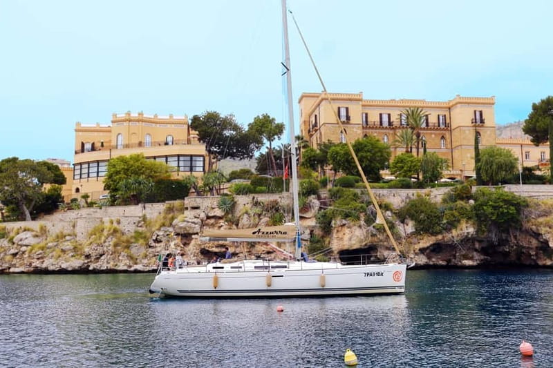 Escursione di mezza di giornata in barca a vela - Snorkeling in Isola delle Femmine and Capo Gallo: guided, gear-included, and worth the effort