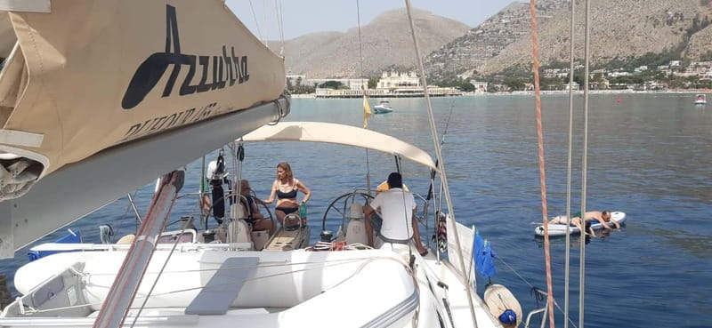 Escursione di mezza di giornata in barca a vela - Onboard aperitivo: Sicilian food, welcome cocktail, and a no-drama pace