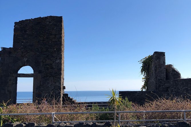 Etna, Acicastello and Acitrezza - Acitrezza and Acicastello by the sea: the coast portion that feels earned