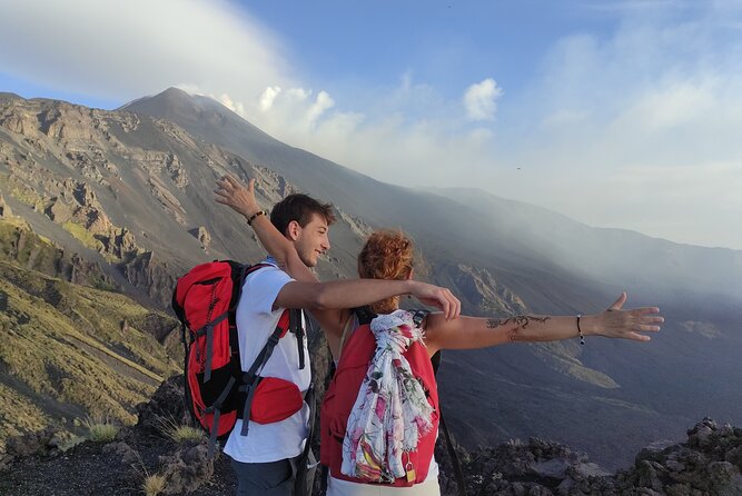 Etna by Jeep: Exploring Craters and Lava Caves and Etna Wines - Stop 1 on Etna slopes: the 2001 eruptive vent, fumaroles, and volcanic bombs