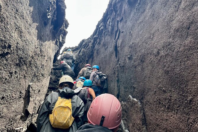 Etna excursion 3000 meters with 4x4 cable car and Trekking - Getting to Etna Sud Sapienza the sensible way