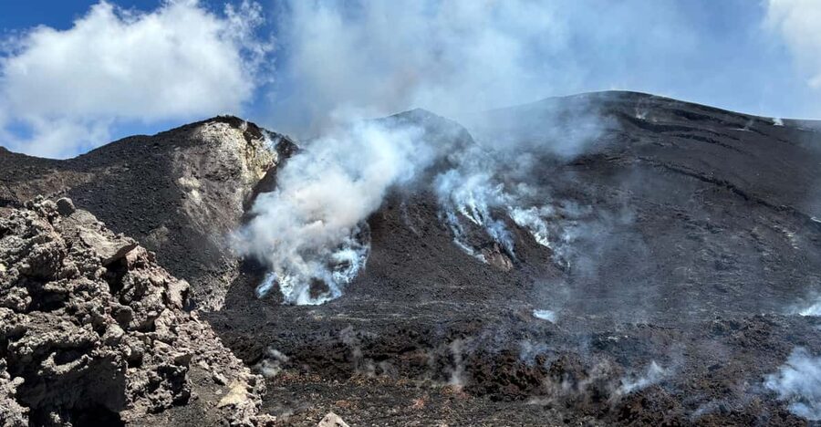 Etna excursion to 3000 mt. with cable-car and jeep 4x4 - Timing, pace, and medium difficulty (real talk)