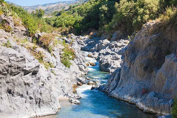 Etna Nord Basic and Alcantara Gorges - Stop 2 at the Alcantara Gorges: choose beach time or the canyon walk