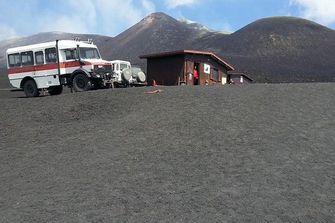 ETNA NORTH BASIC TOUR 2.000 mt - The optional jeep route and what you’re really buying