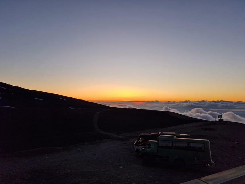 Etna North Sunset: Summit area & Craters of 2002 - Guide Skills and Group Experience: What You Should Expect