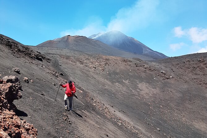 Etna Sud tour - Riding the cableway to Etna’s upper zone