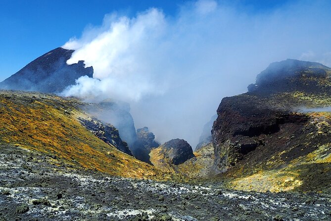 Etna Summit Craters in 4x4 and Trekking - At 3260 meters, what the crater edge actually gives you