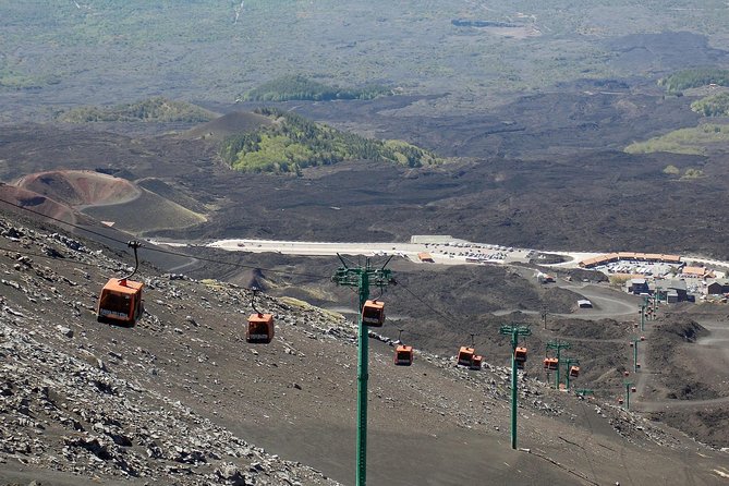 Etna & Taormina: Tasting, Cable car & off road to 2920m - Getting to Mt Etna: the cable car, Sapienza refuge, and 2001’s visible scar