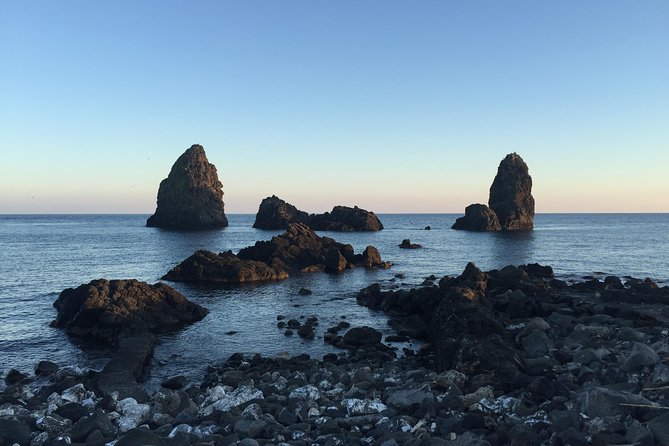 Etna tour Full day - First Ride Out: Catania pickup and the coast-to-volcano rhythm