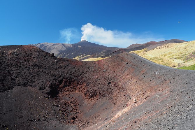 ETNA - Trekking to the Craters Eruption of 2002 - The real value: geology explanations that stay understandable