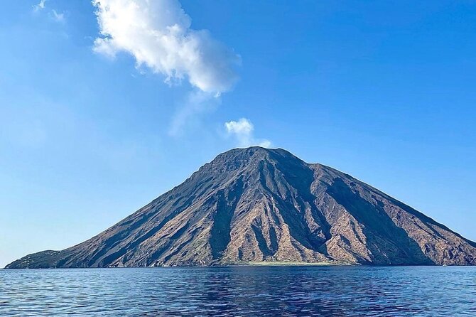 Exclusive tour of Stromboli island, Boat tour with Pasqualo - Pasqualo’s role: local answers, smart pacing, and flexibility