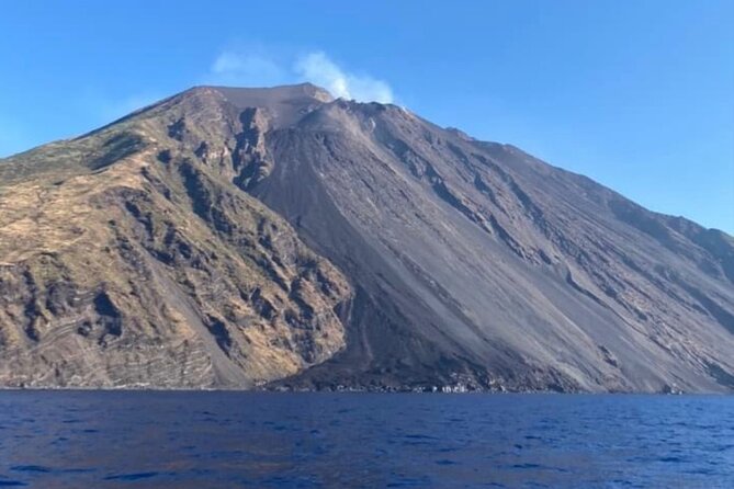 Exclusive tour of Stromboli island, Boat tour with Pasqualo - Timing, meeting point, and what a 3-hour boat day feels like