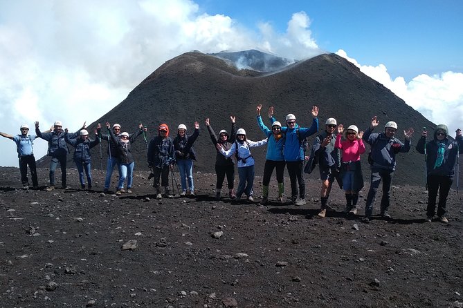 Excursion on the summit craters of Etna, with cable car and 4x4 bus - The 4x4 minibuses to 2,800 m: more access, less slow going