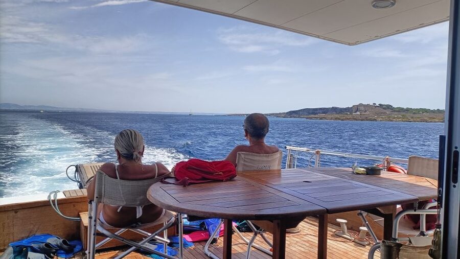 Favignana and Levanzo in relax with yacht Floen - Favignana island time: aperitif, lunch, and a self-guided wander