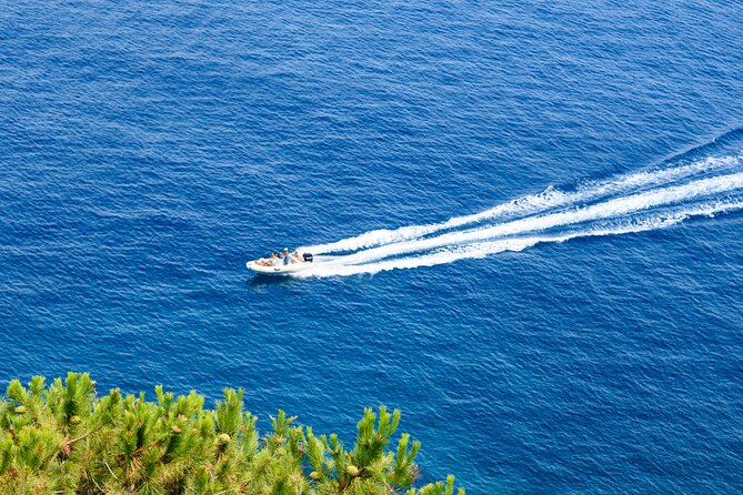 Favignana inflatable boat tour, wine tasting, snorkeling and relaxation - Timing and relaxation: how to pace an 8-hour loop