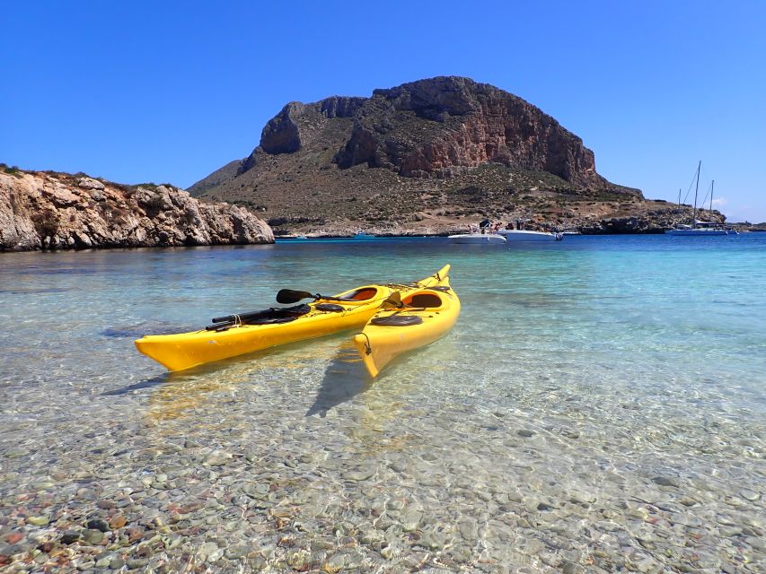 Favignana: kayak excursion, snorkelling and adventure - The food tasting: traditional Sicilian flavors, timed for real hunger