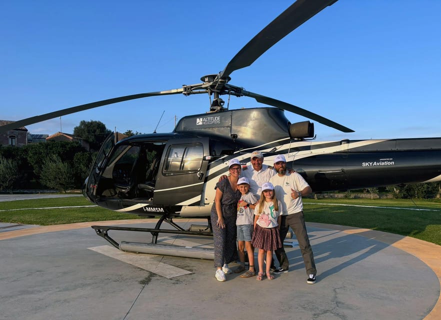 Fiumefreddo: Group Flight Helicopter Tour over Etna - The summit view at about 3500 meters, plus Aeolian Islands and Calabria
