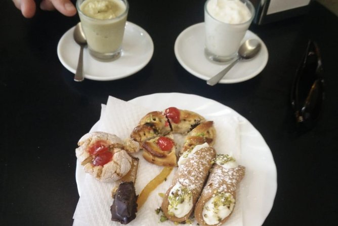 Food + City Tour tour in Ortigia with an authorized guide - Meeting at Tempio di Apollo: the Greek start you actually need