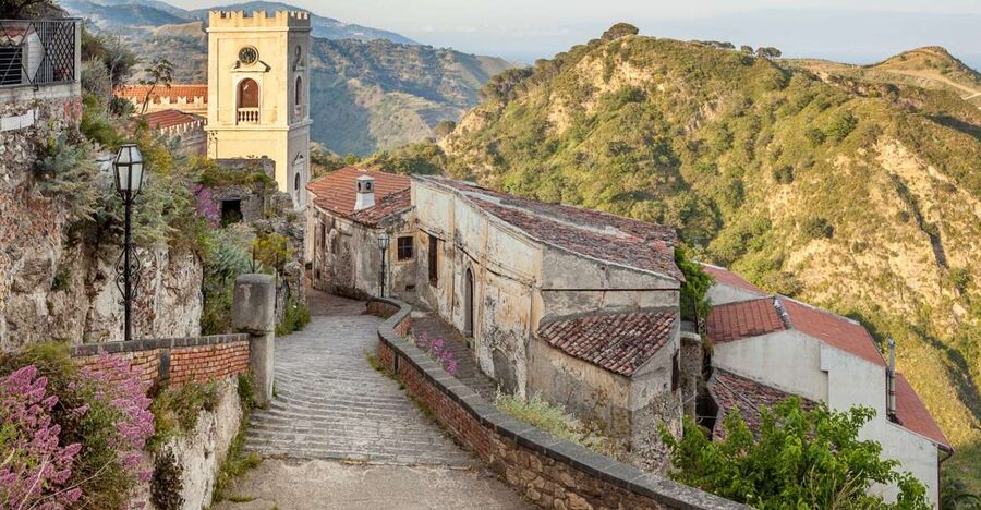 From Catania: Guided Godfather Tour with Taormina Visit - The Day Flow: Pickup, Van Time, and When You Actually Get Walking Shoes