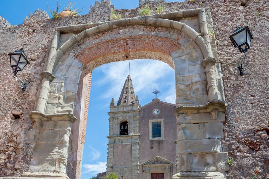From Catania: Guided Godfather Tour with Taormina Visit - Forza d’Agrò and the Durazzesco Arch: The Stair Climb That’s Worth It