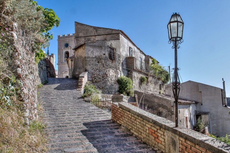 From Catania: Guided Godfather Tour with Taormina Visit - Taormina on Corso Umberto: Shopping Time With No Dedicated Taormina Guide