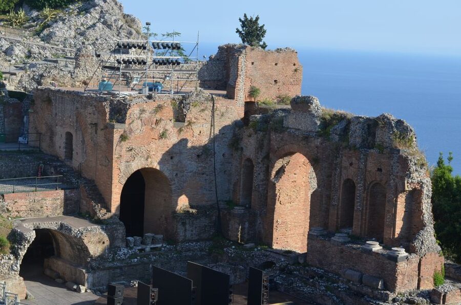 From Catania: Guided Tour of Mount Etna and Taormina - The van ride to Taormina, and why the timing is smart