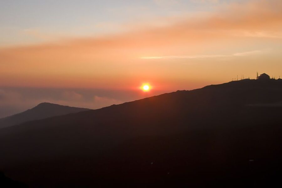 From Catania: Mount Etna Sunset Tour with Tasting and Cave - Entering the lava cave: what to expect from the 1792 eruption site