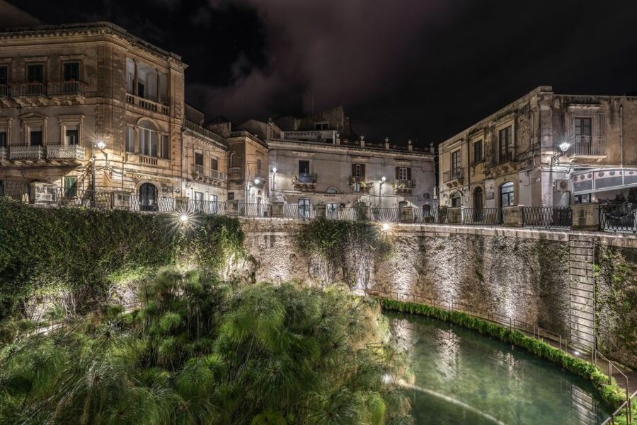 From Catania: Syracuse, Ortigia & Marzamemi Full-day Tour - Ortigia: Fountain of Arethusa, Piazza Duomo, and the baroque street loop