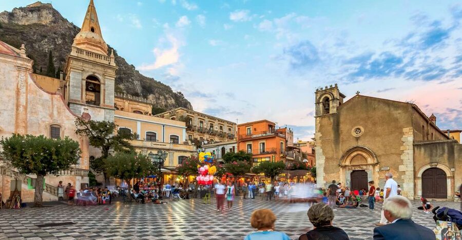 From Catania: Taormina, Isola Bella, and Castelmola Day Trip - Meeting in Catania: Piazza Duomo and the Red Office