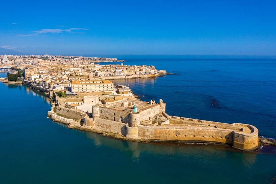 |FROM CATANIA|Tour of Siracusa, Ortigia, Noto [PRIVATE TOUR] - Neapolis in 90 minutes, Ancient Theater to Paradise Quarry