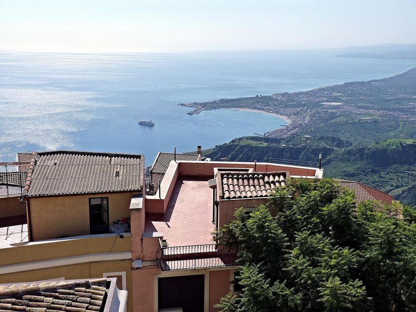 From Catania: White Lotus tour Taormina, Castelmola & Naxos - Giardini Naxos: a real fishing-town start with guided help